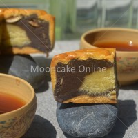 芝麻绿豆 Sesame and Mungbean Paste Mooncake