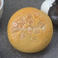 上海月饼 Shanghai Lotus Paste Mooncake with 1 Yolk